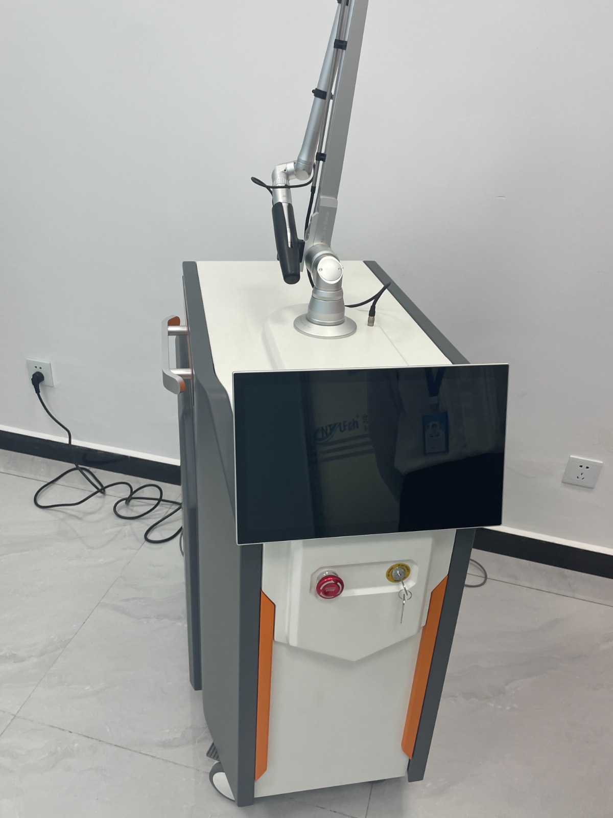 Zirconium Пикосекундный лазер для удаления тату Zirconium Пикосекундный лазер для удаления тату